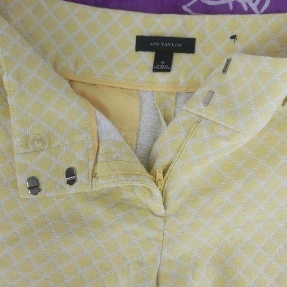 Ann Taylor Women's Yellow Jacquard City Shorts Size 6 - Picture 3 of 7